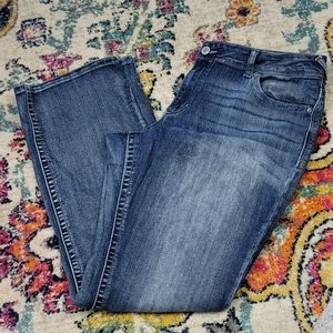 Maurices jeans Womens size 18W long medium wash